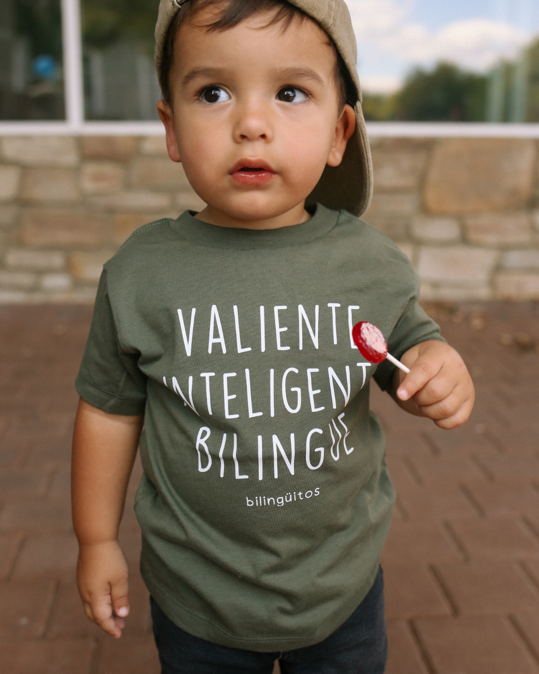 Valiente Inteligente Bilingüe Tee