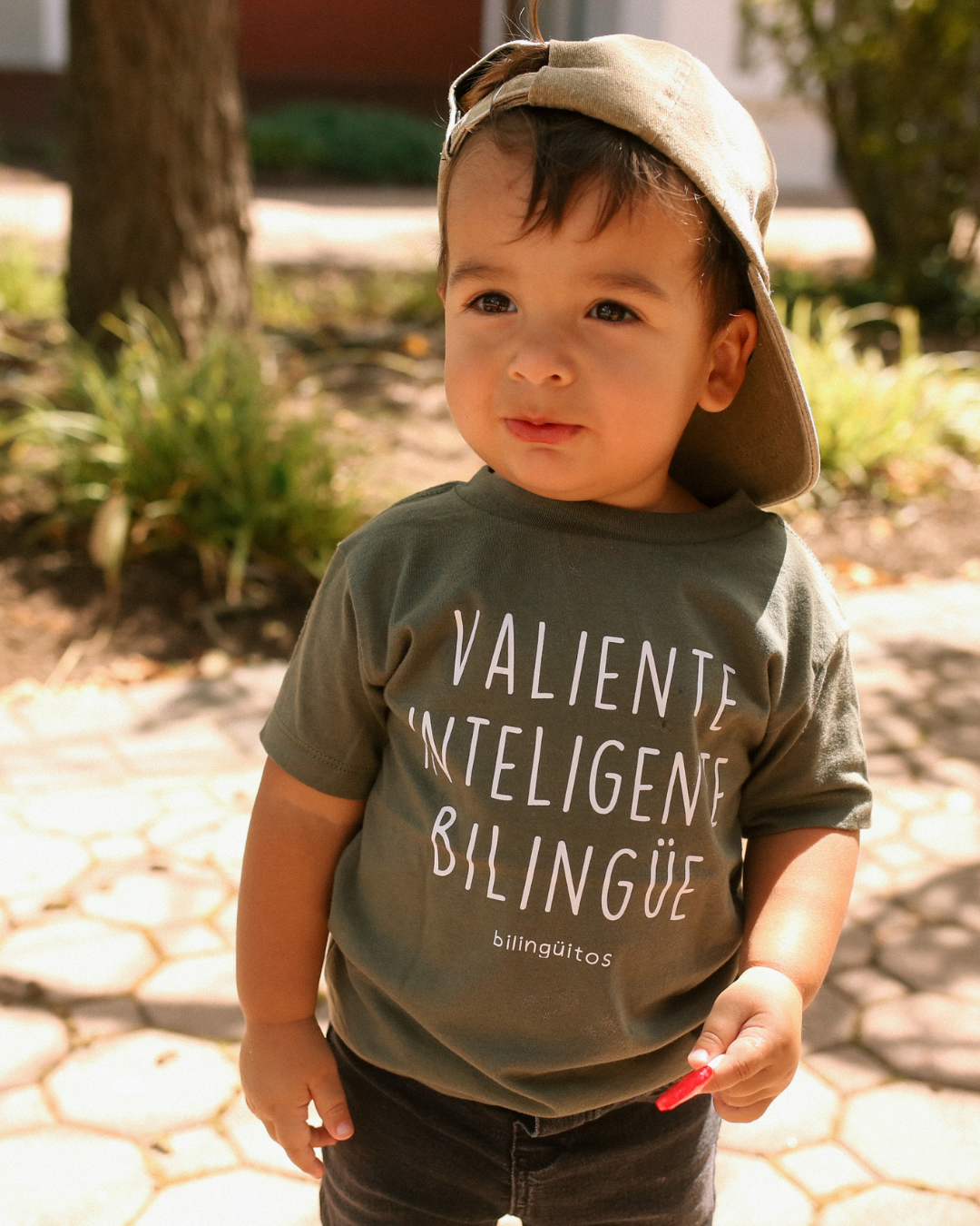 Valiente Inteligente Bilingüe Tee
