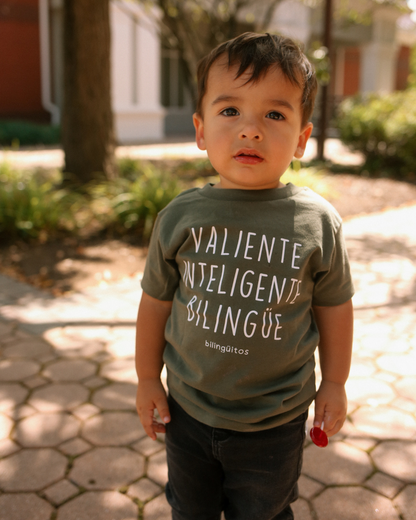 Valiente Inteligente Bilingüe Tee