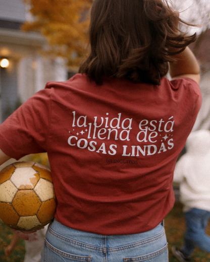 Llena de Cosas Lindas tee