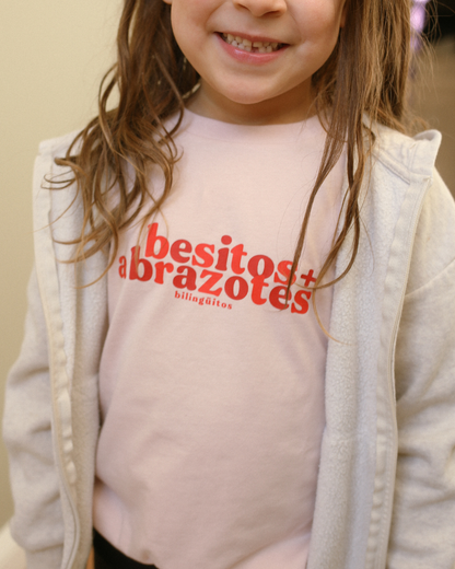 Besitos y Abrazotes tee